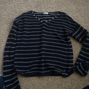 SO Women's Navy and White V-Neck Sweater
